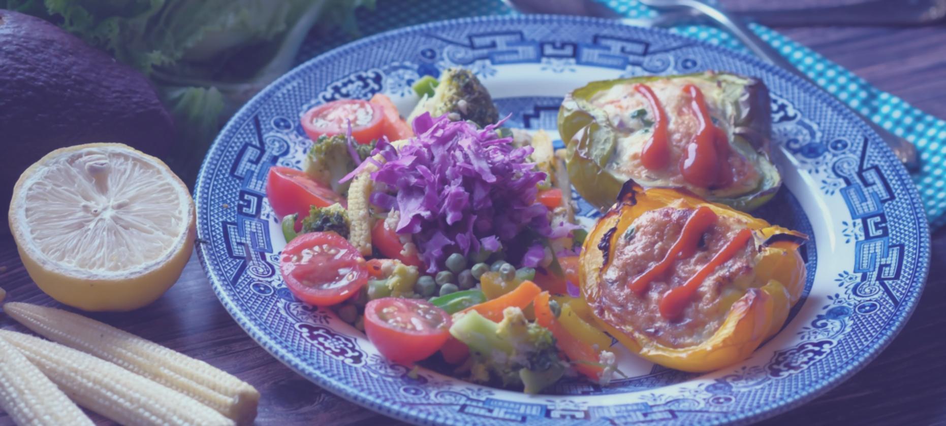 Zdrowe warzywa i owoce symbolizujące początek podróży z odżywianiem